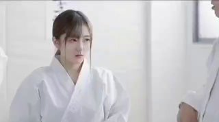 办公楼女厕偷拍粉衣短裤美女 肥美鲍鱼性感逼毛